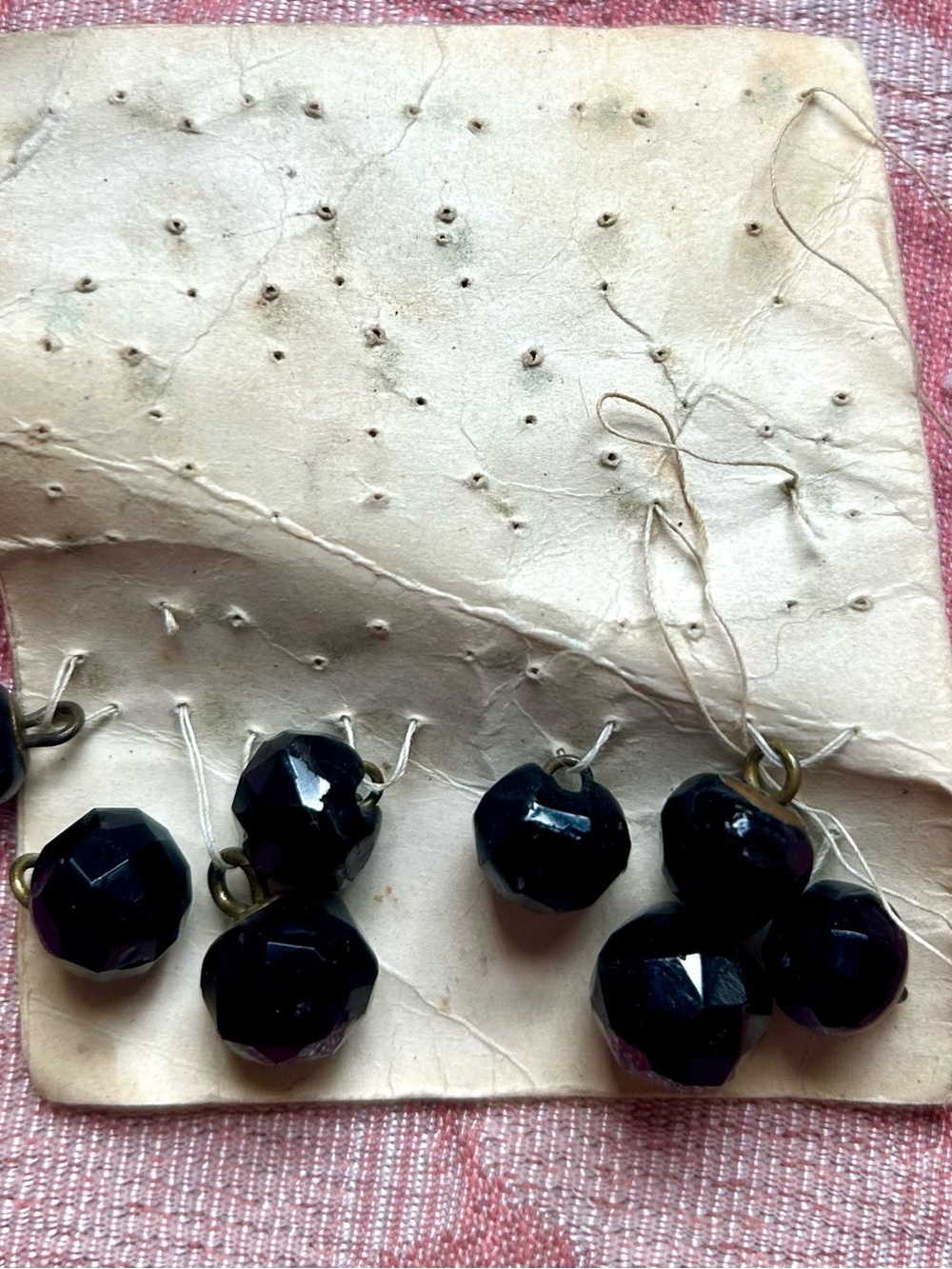 Victorian Black Jet/Glass
buttons or beads